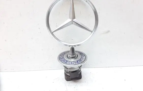 Mercedes-Benz S W220 Manufacturer badge logo/emblem 