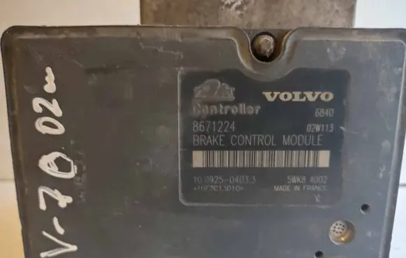 Volvo V70 ABS Pump 8671224 5WK84002 10092504033