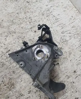 Opel Insignia A Engine mounting bracket