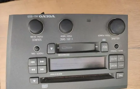 Volvo V70 Radio/CD/DVD/GPS head unit 86331661
