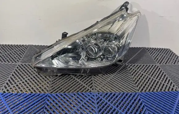 Toyota Prius+ (ZVW40) Headlight/headlamp HB312V60W