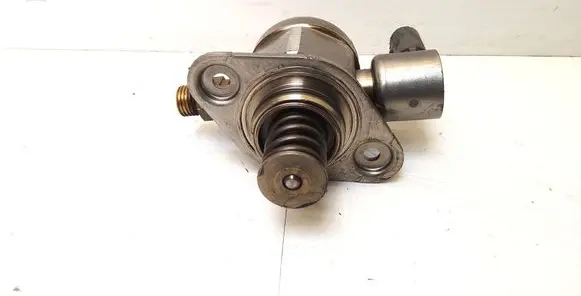 Audi A4 S4 B8 8K Fuel injection high pressure pump 06H127025K