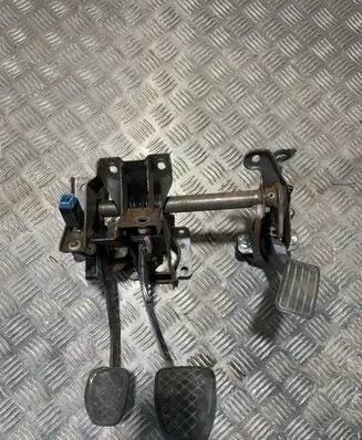 Subaru Forester SG Pedal assembly 
