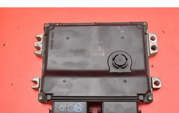 Suzuki SX4 Engine control unit/module ECU 33910-75KC0