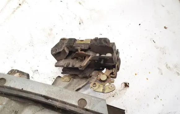 Renault Laguna I Rear door lock