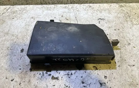 Volvo XC40 Fuse box cover 31473868 8888773914
