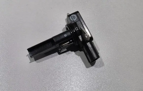Toyota Auris E180 Mass air flow meter 222040v020