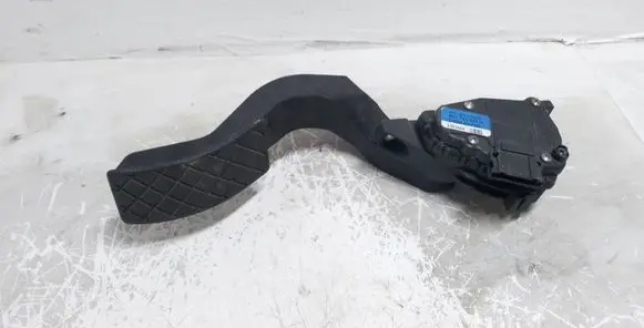 Volkswagen PASSAT B5.5 Accelerator throttle pedal 00837602 8D1723523N
