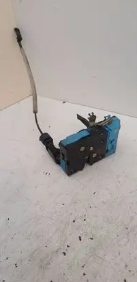 Volvo S60 Front door lock 8670544