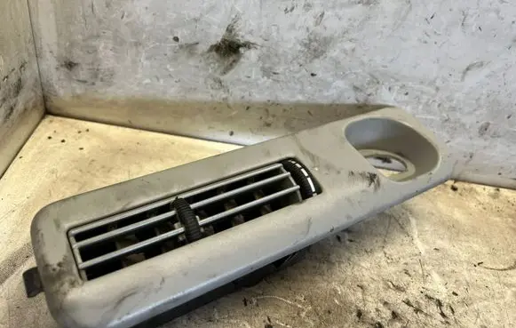 Mercedes-Benz Vito Viano W639 Air vent grill in roof A6398300654