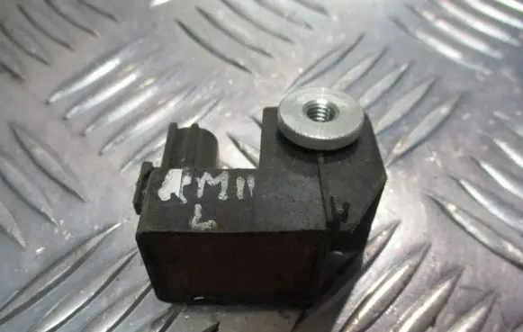 Renault Megane II Airbag deployment crash/impact sensor 8200411025