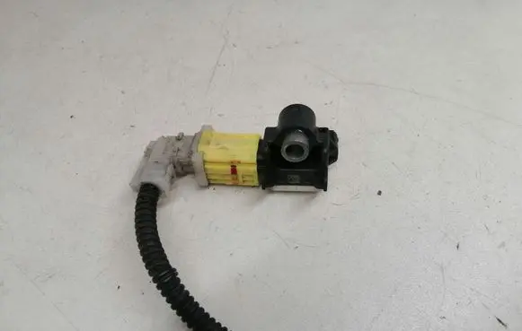 Mitsubishi Outlander Airbag deployment crash/impact sensor 8651A165