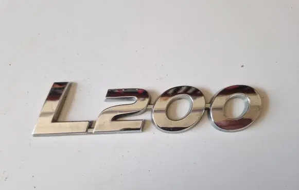 Mitsubishi L200 Manufacturers badge/model letters 