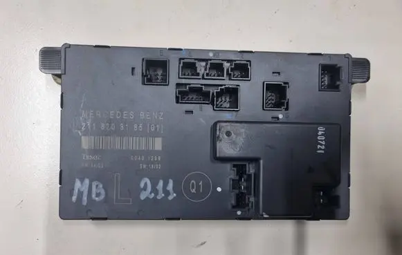 Mercedes-Benz E W211 Door control unit/module 2118208185 00401298
