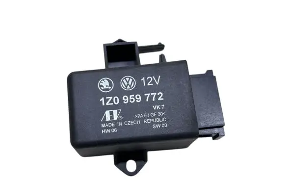 Volkswagen PASSAT B6 Seat heating relay 1Z0959772
