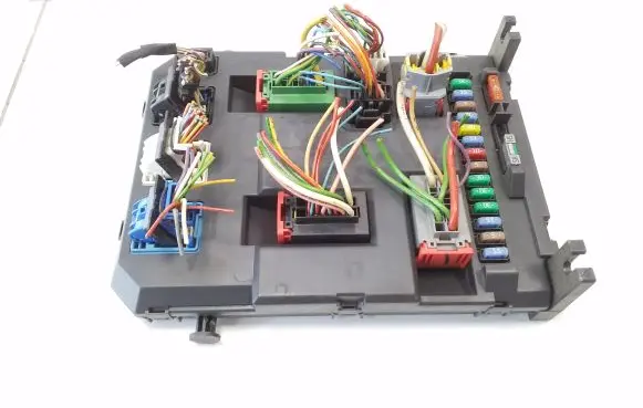 Citroen DS3 Fuse module 9664983180