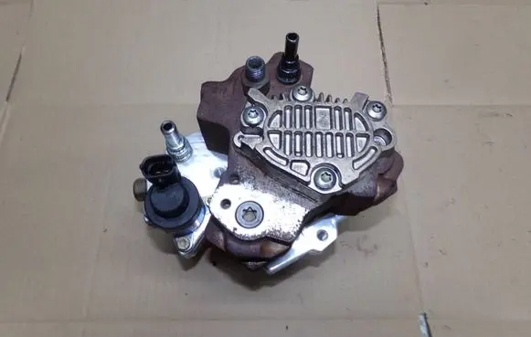 Peugeot 407 Fuel injection high pressure pump 0445010089