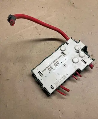 BMW 5 E39 Fuse module 8387543 8387541 5018483