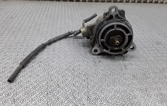Mazda Premacy Vacuum pump X2T58171A