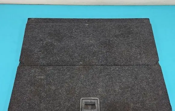 Trunk/boot floor carpet liner