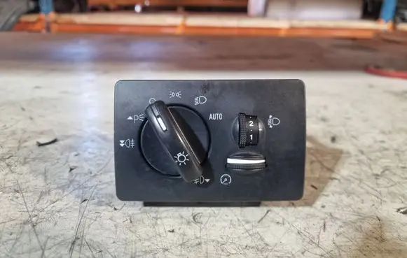 Ford Focus Light switch 7M5T13A024CA