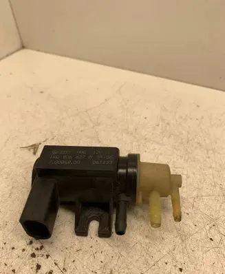 Volkswagen Golf V Vacuum valve 1K0906627A 70086800 06T233