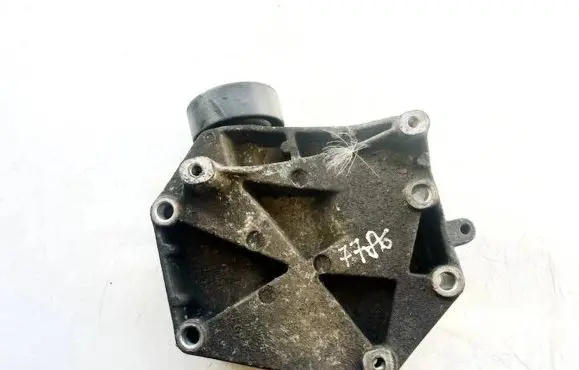 Opel Vectra C Engine mounting bracket