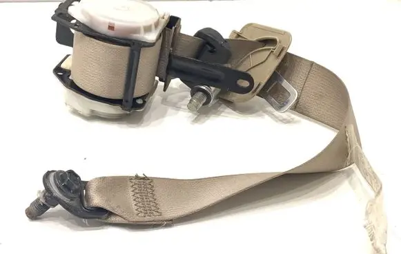 Toyota Land Cruiser (FJ75) Rear seatbelt 