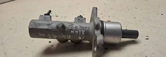 Audi A4 S4 B5 8D Master brake cylinder 91973