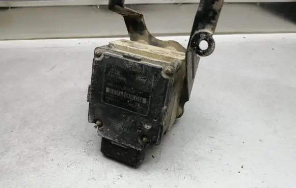 Ford Focus ABS Pump 98AG2M110CA