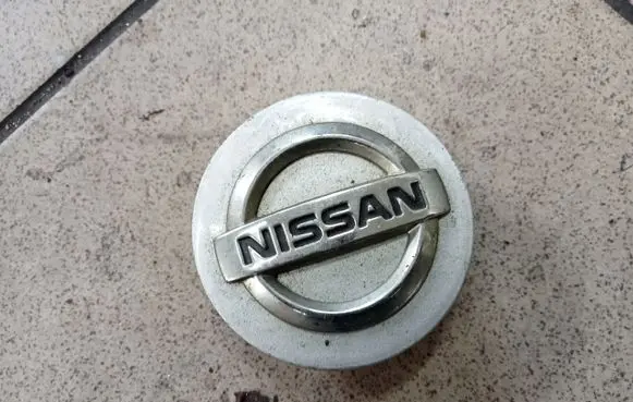 Nissan Primera Original wheel cap 