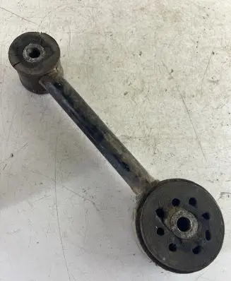 Mitsubishi Colt Engine mount bracket