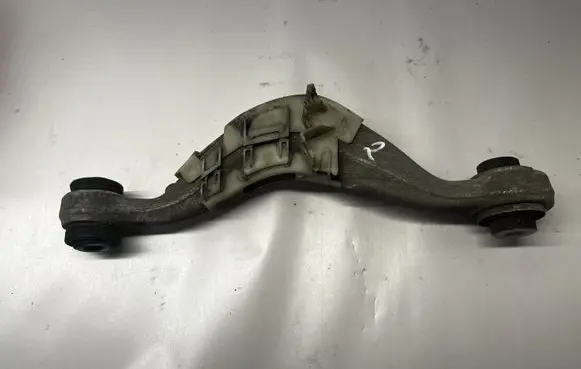 BMW 5 G30 G31 Rear upper control arm/wishbone 6870536