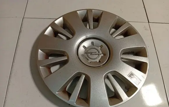 Opel Astra H R16 wheel hub/cap/trim 13242075