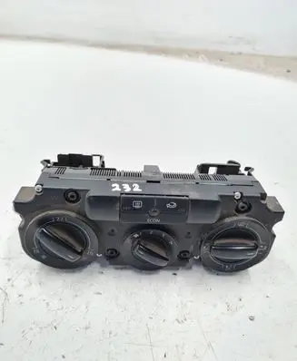 Volkswagen PASSAT B6 Climate control unit