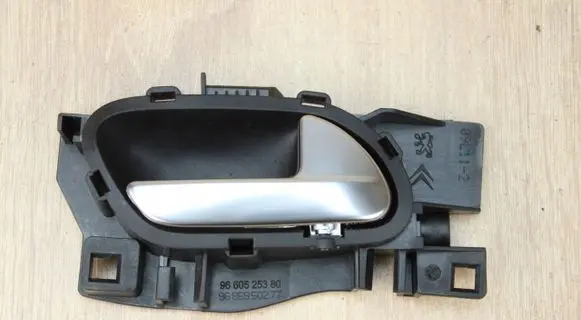 Peugeot 508 Rear door interior handle