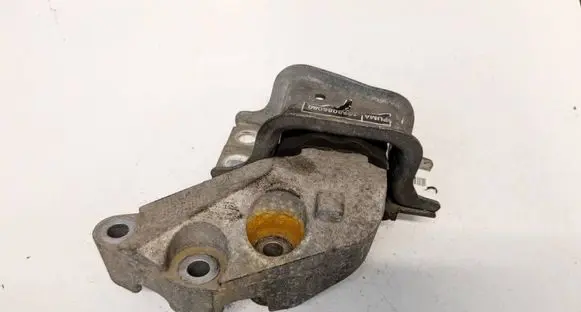 Peugeot Boxer Engine mount bracket 1358086080