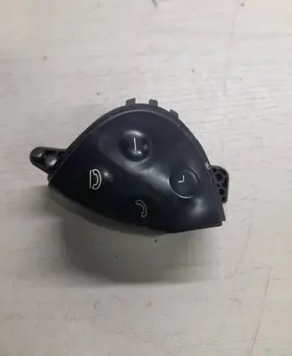 Mercedes-Benz E W211 Steering wheel buttons/switches A2118206110