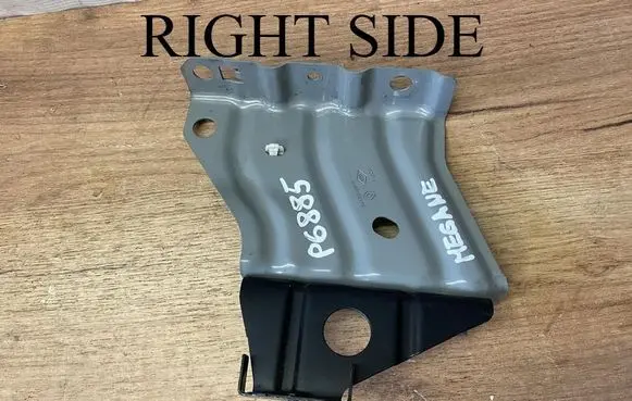 Renault Megane E-Tech Fender mounting bracket 641604091R