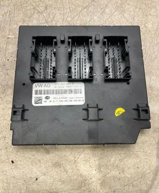 Land Rover Discovery 3 - LR3 Fuse module 8P0907063M 5DK00965028