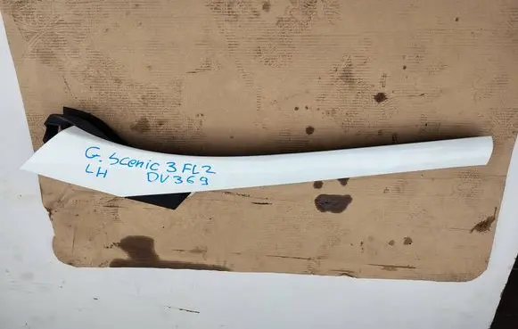 Renault Scenic III - Grand scenic III Front arch trim 
