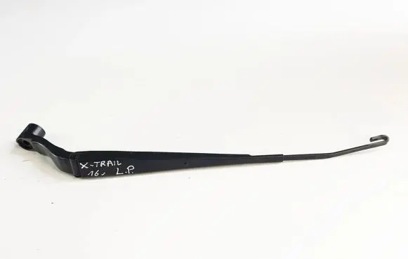 Nissan X-Trail T32 Front wiper blade arm