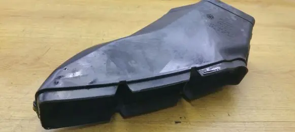 Audi A6 Allroad C6 Air intake duct part 4F0129618J
