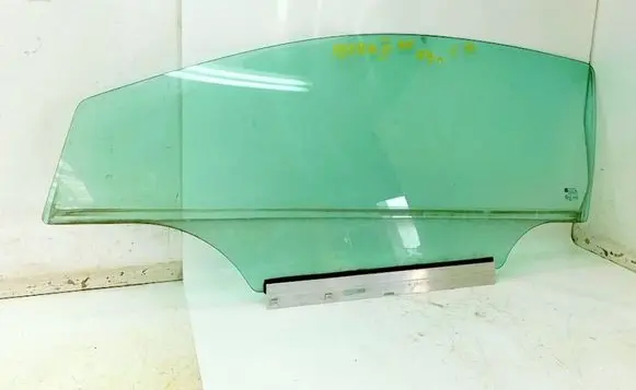 Opel Astra H Front windscreen/windshield window 193505