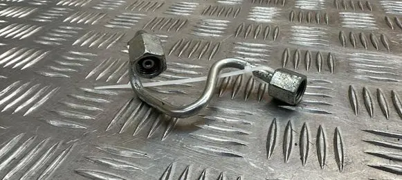 Audi Q5 SQ5 8R Fuel injector supply line/pipe 
