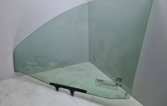 Nissan Almera Tino Front door window glass four-door 43R000479 DOT211M86AS2