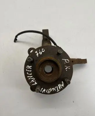 Mitsubishi Lancer Front wheel hub