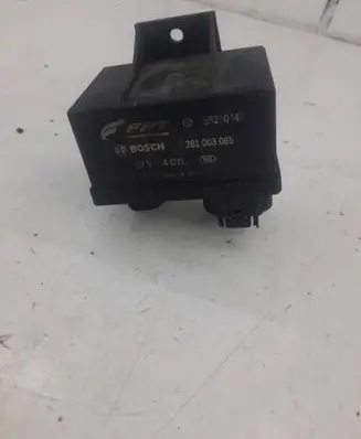 Alfa Romeo Stelvio Glow plug pre-heat relay 55250747 0281003065