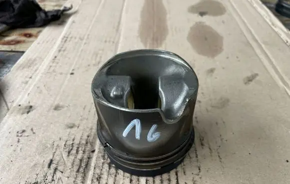 Mercedes-Benz Sprinter W906 Piston 8349F