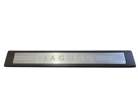 Front sill trim cover